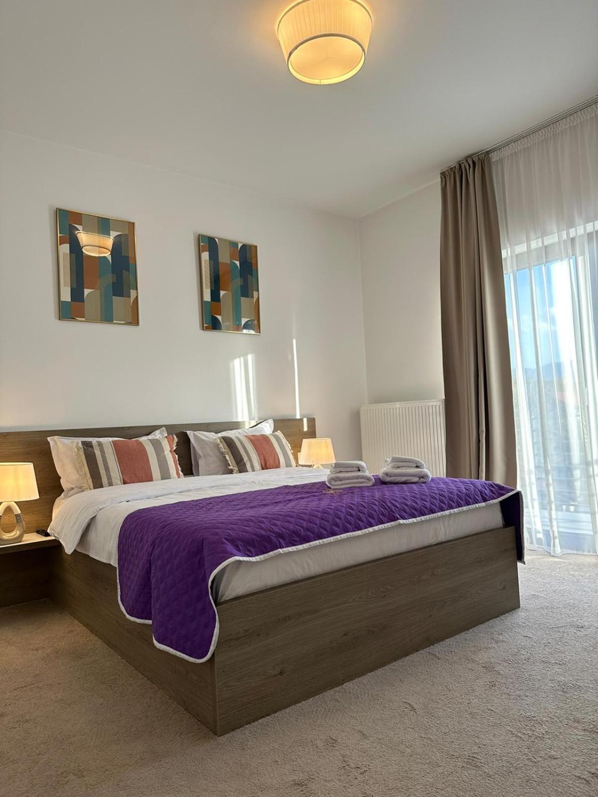 Luxury Glam Apartments & Studios Near Coresi Mall Brasov Bagian luar foto
