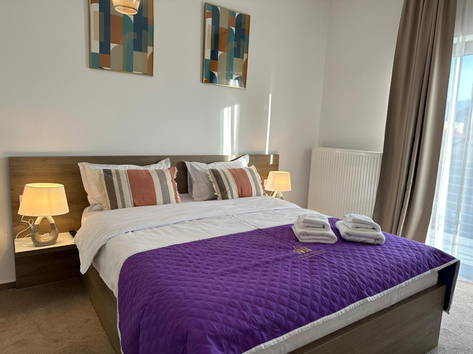Luxury Glam Apartments & Studios Near Coresi Mall Brasov Bagian luar foto