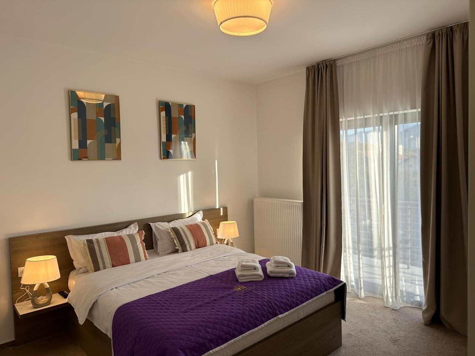 Luxury Glam Apartments & Studios Near Coresi Mall Brasov Bagian luar foto
