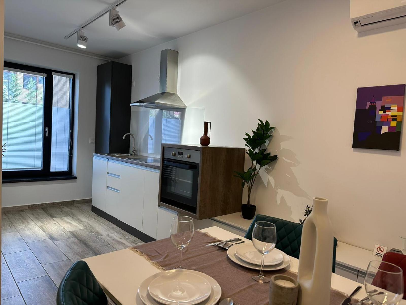 Luxury Glam Apartments & Studios Near Coresi Mall Brasov Bagian luar foto